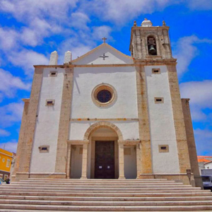 Igreja matriz de São Pedro, Peniche, templo com órgão de tubos